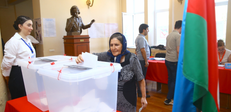 Azerbaycan’da oy verme işlemi sona erdi