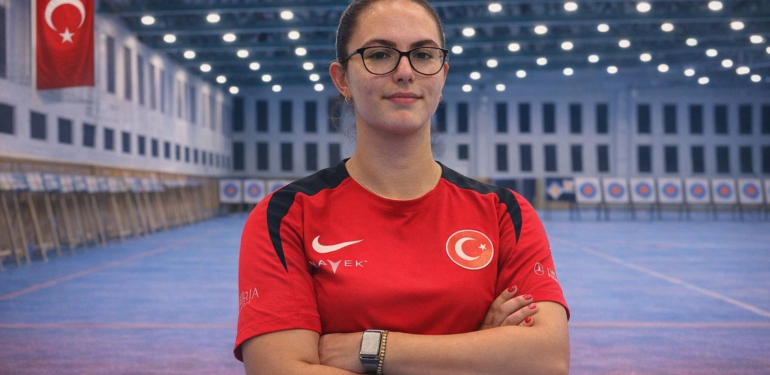 Samsunlu Milli Okçu Canse Duru Tarakçı Avrupa Üçüncüsü Oldu