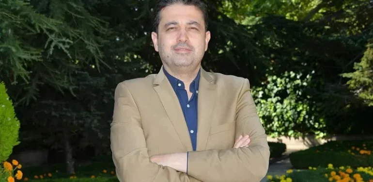 Cüneyd Altıparmak yazdı: Çocuklar için sosyal medyada yeni dönem, sigara satışında kimlik doğrulaması ve güvenli internet medyası