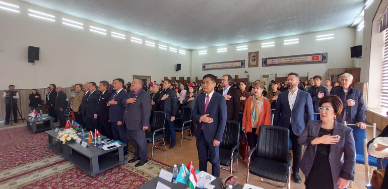 TÜRK DÜNYASI’NIN İLETİŞİM VE SANAT BULUŞMASI VE ÖDÜLLÜ BELGESEL FİLM GÖSTERİMİ KIRGIZİSTAN’DA GERÇEKLEŞTİ